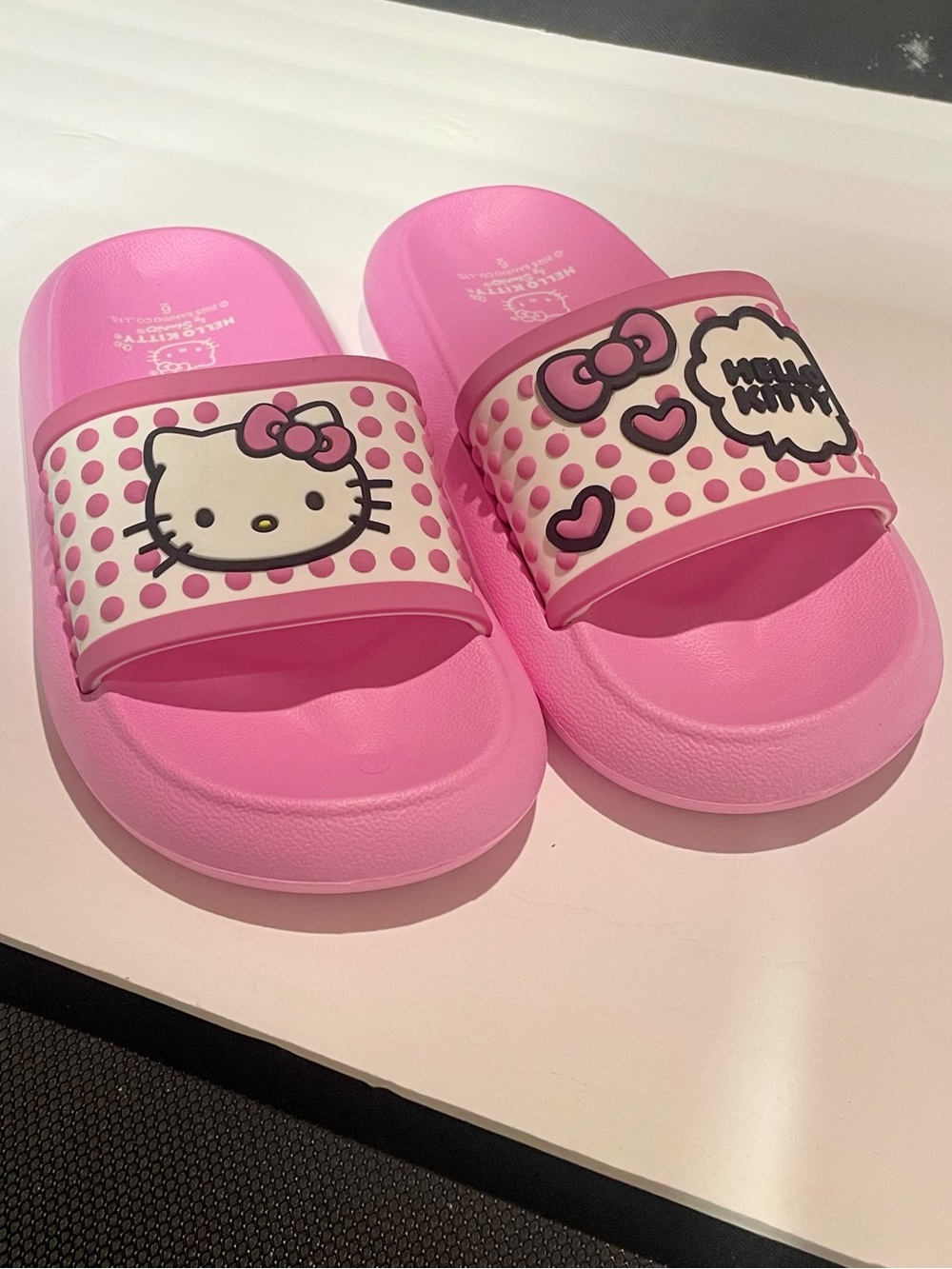 Hello Kitty Pink Women's Slides size 6